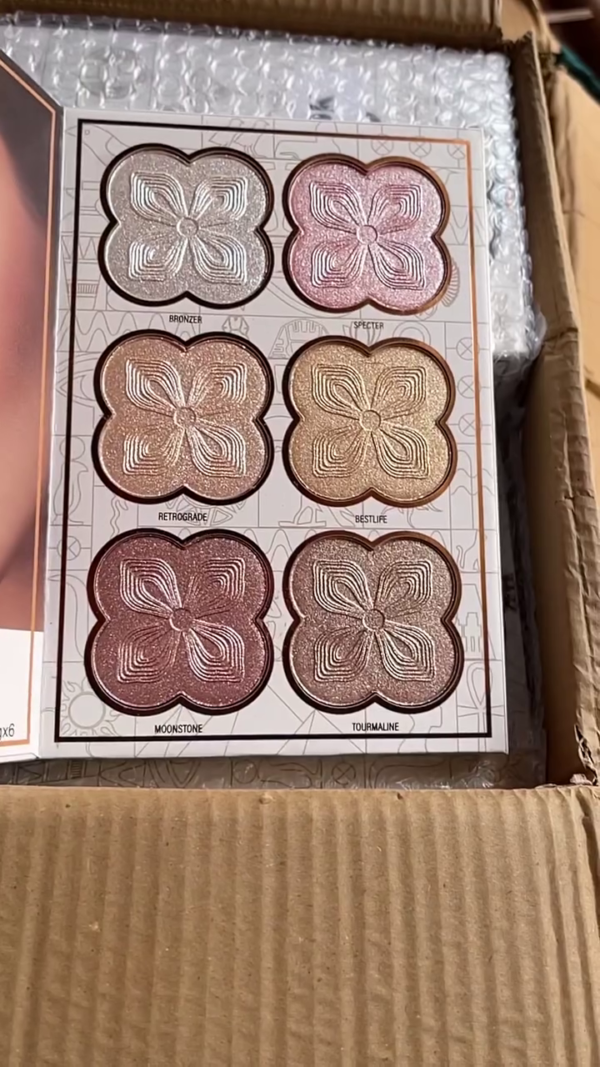 All-in-One Makeup Book – Butterfly Eyeshadow Palette with 45 Versatile Shades – Matte, Glitter & Metallic – Ideal for Creative & Daily Eye Looks