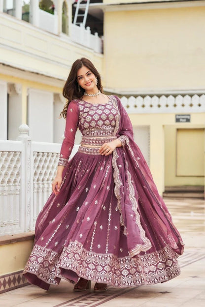 ELEVATE YOUR STYLE WITH A DESIGNER LEHENGA CHOLI