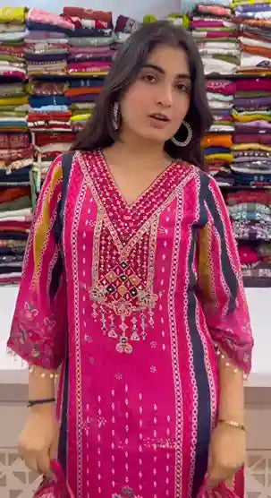 This beautifully printed kurti set