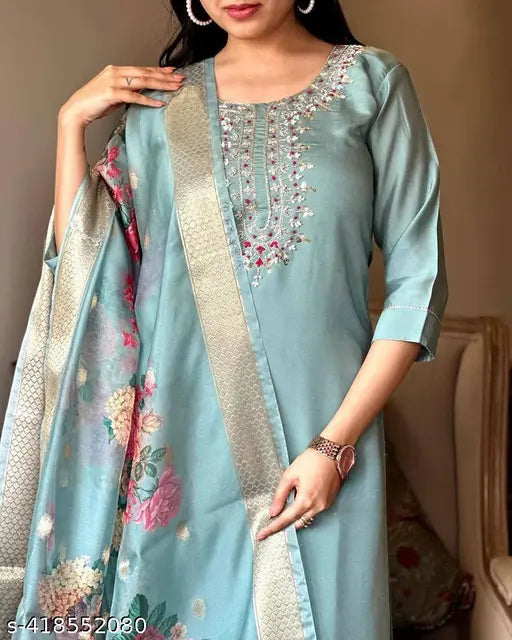 Women Embroidered Chanderi SILK KURTA SET