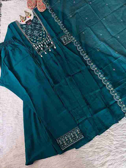 Embroidered Mirror Work Kurti Set Vibrant Ethnic Elegance