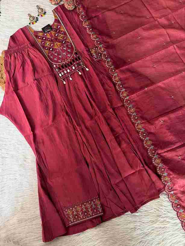 Embroidered Mirror Work Kurti Set Vibrant Ethnic Elegance