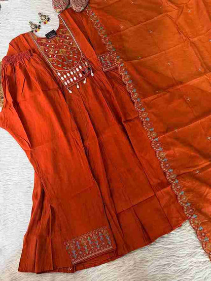 Embroidered Mirror Work Kurti Set Vibrant Ethnic Elegance